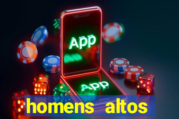 homens altos sarados pelados