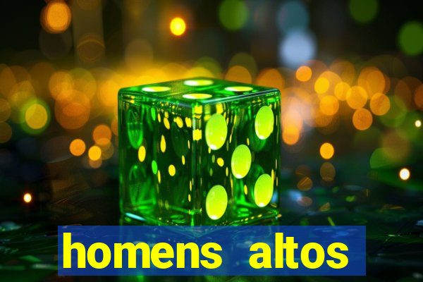 homens altos sarados pelados