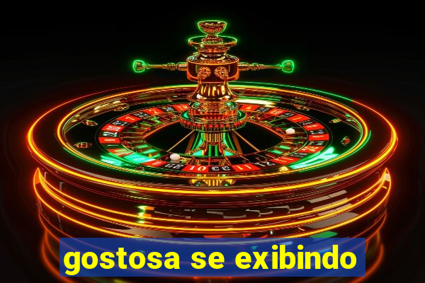 gostosa se exibindo
