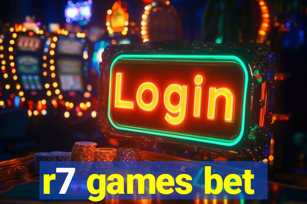 6733