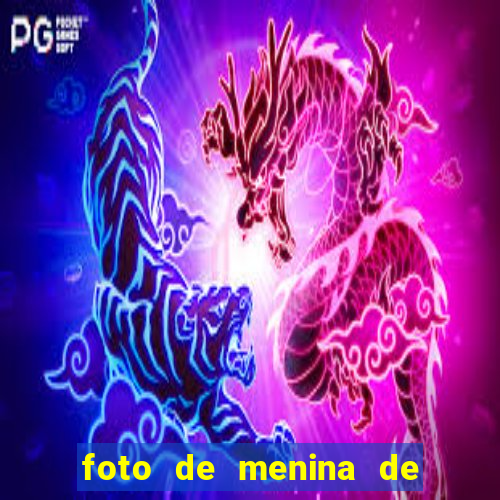 foto de menina de cabelo cacheado fake