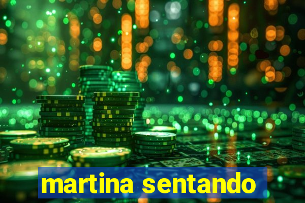 martina sentando
