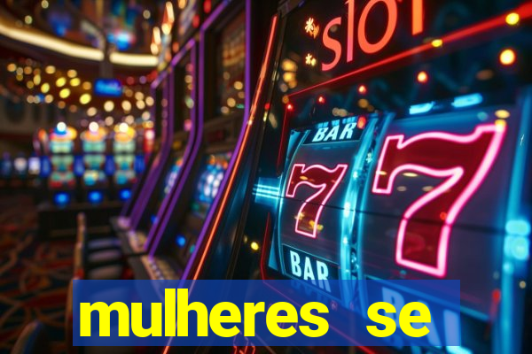 mulheres se exibindo ao vivo