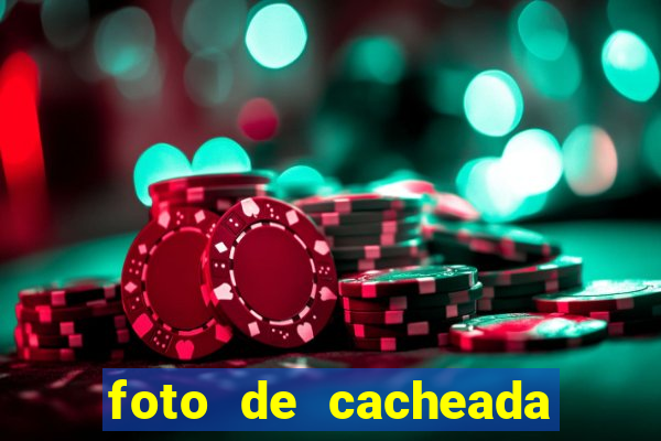 foto de cacheada no espelho